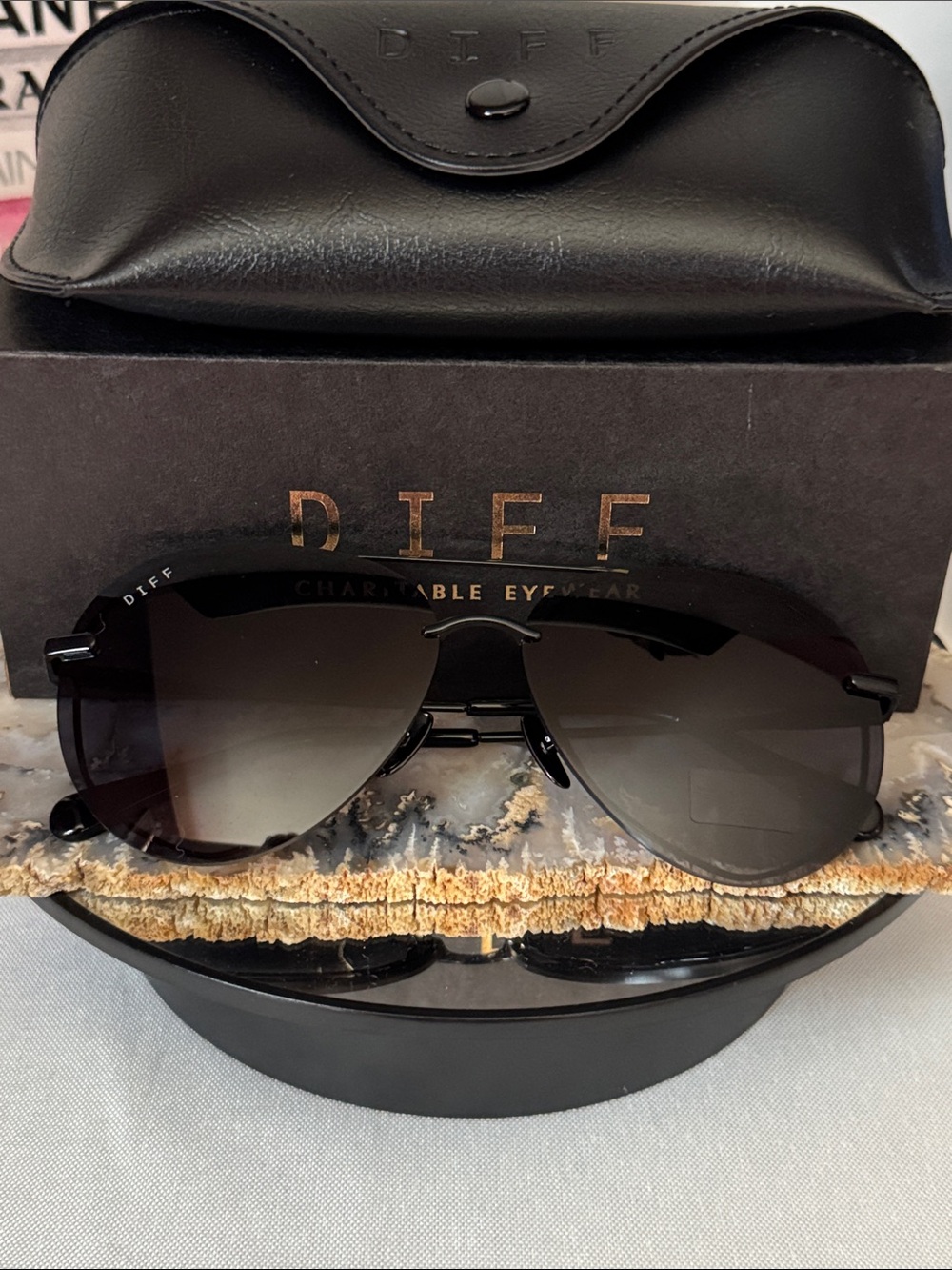 Diff Eyewear Women's Black Gradient Aviator Sunglasses
